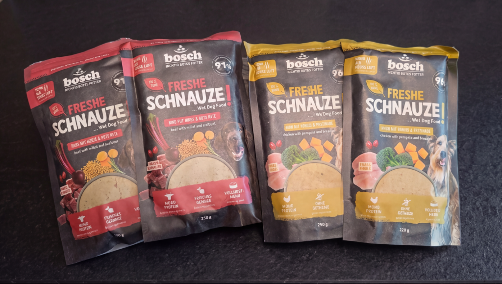 bosch Freshe Schnauze Nassfutter Testpaket – Huhn mit Kürbis & Brokkoli und Rind mit Hirse & Rote Bete, je 8 × 250 g Pouchbeutel